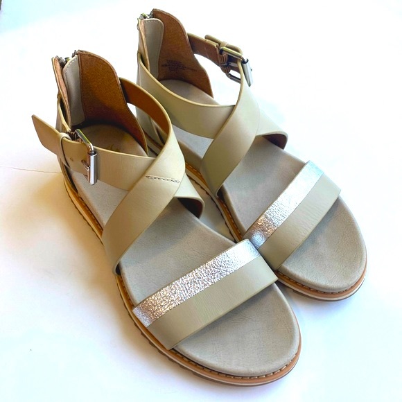 Sofft Shoes - Sofft Forella taupe sandals size 8